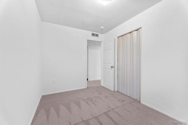 27040 Stacy Street, Taylor, MI 48180