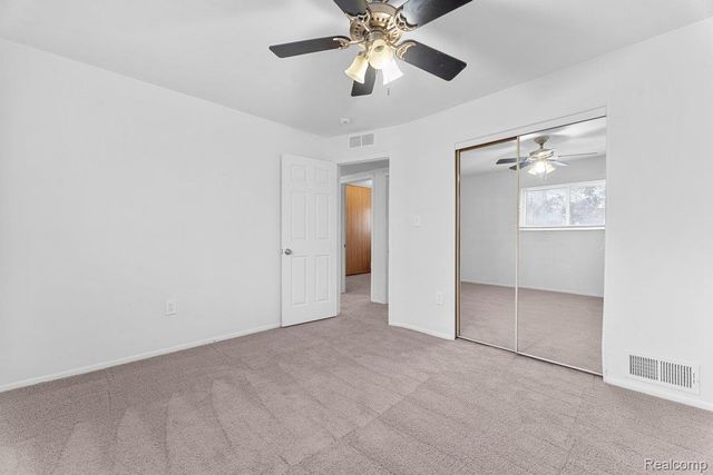 27040 Stacy Street, Taylor, MI 48180