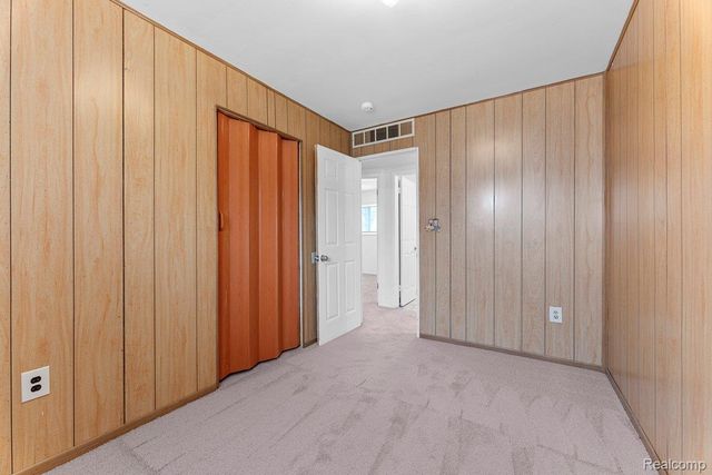 27040 Stacy Street, Taylor, MI 48180