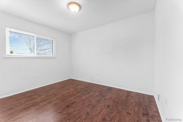 27040 Stacy Street, Taylor, MI 48180