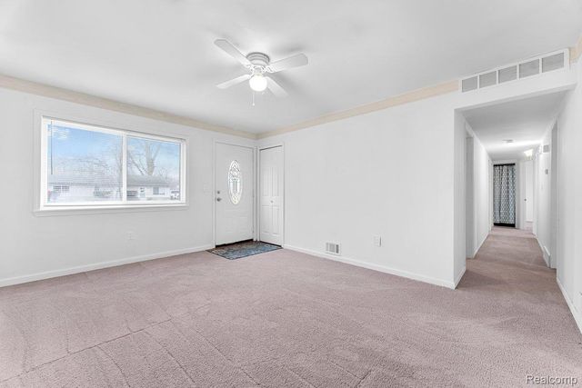 27040 Stacy Street, Taylor, MI 48180