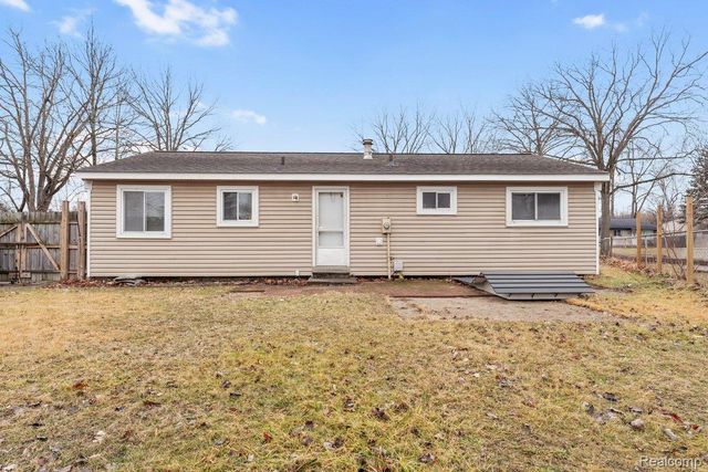 27040 Stacy Street, Taylor, MI 48180