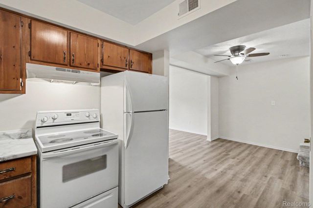 38111 Carolon Boulevard, Westland, MI 48185