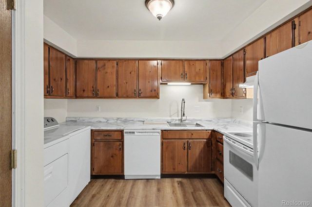 38111 Carolon Boulevard, Westland, MI 48185