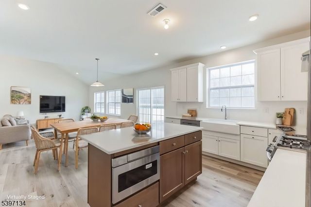 35 Barbertown Point Breeze, Kingwood Twp., NJ 08825