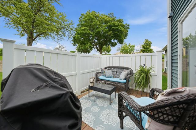 125 S Atherton Court, Bloomingdale, IL 60108