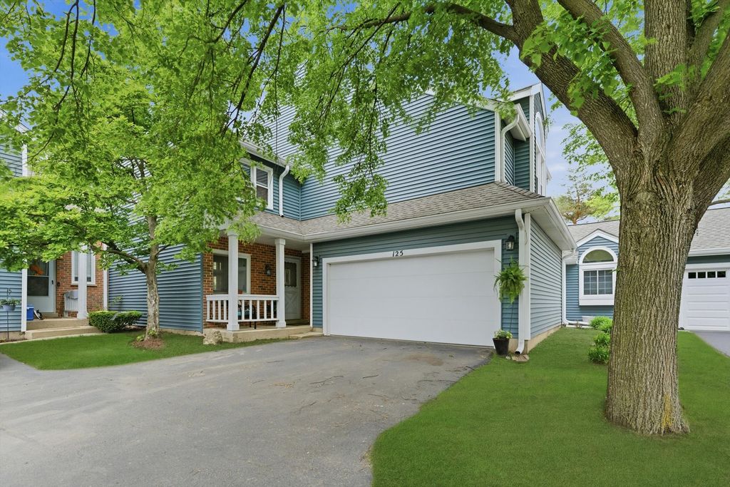 125 S Atherton Court, Bloomingdale, IL 60108