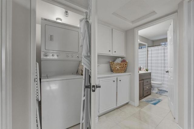 16458 Avenida Venusto E, San Diego, CA 92128