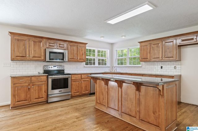 433 EAGLE POINTE DRIVE, Pell City, AL 35128