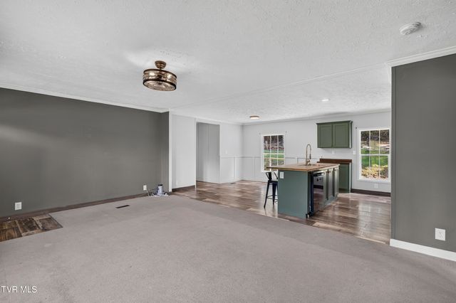 266 Deerfield Drive, Cleveland, VA 24225