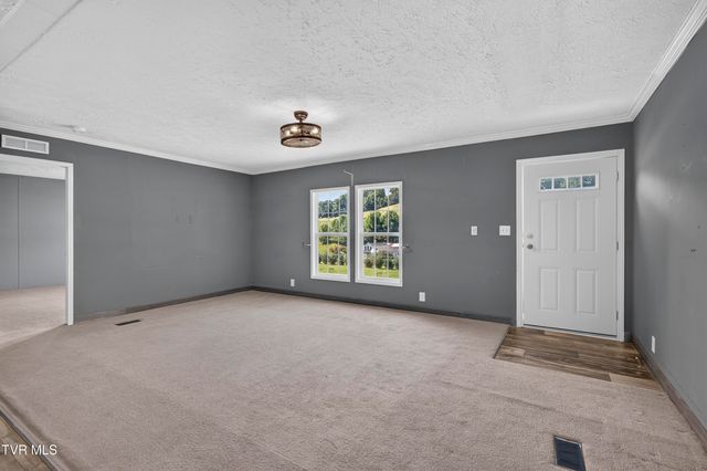 266 Deerfield Drive, Cleveland, VA 24225