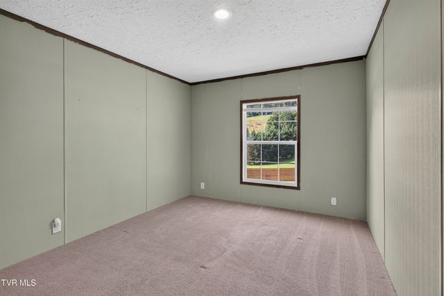 266 Deerfield Drive, Cleveland, VA 24225