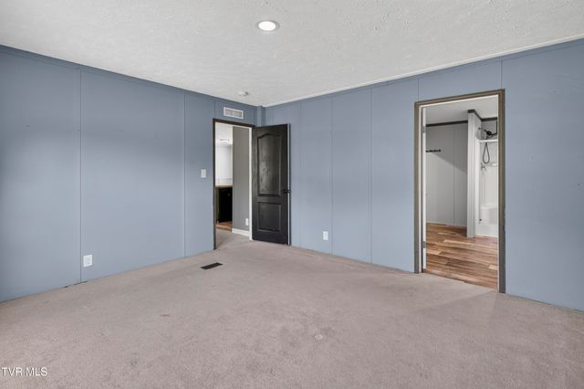 266 Deerfield Drive, Cleveland, VA 24225