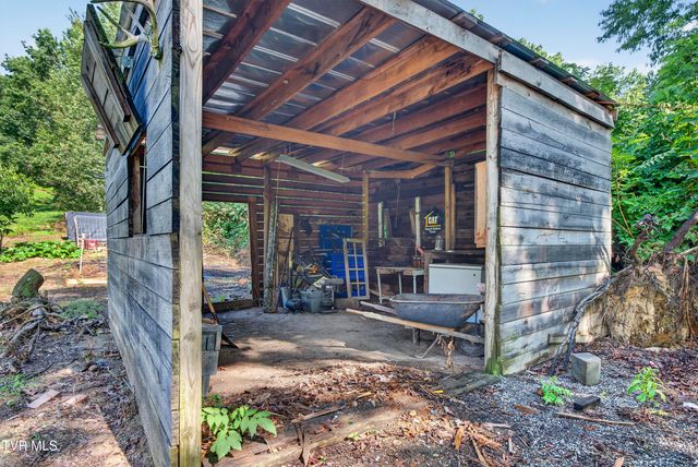 266 Deerfield Drive, Cleveland, VA 24225