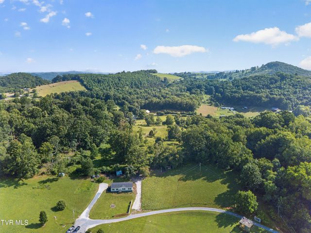 266 Deerfield Drive, Cleveland, VA 24225