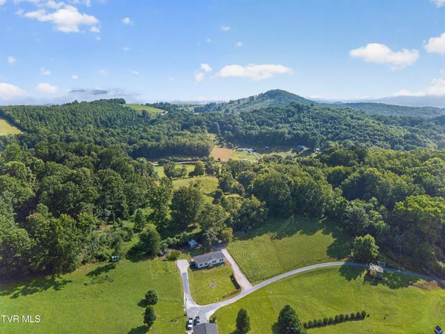 266 Deerfield Drive, Cleveland, VA 24225
