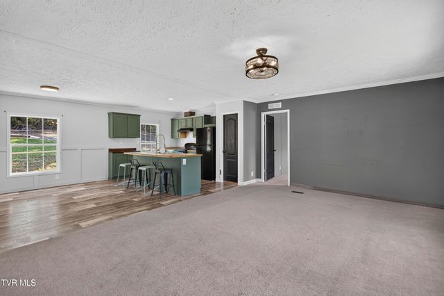 266 Deerfield Drive, Cleveland, VA 24225