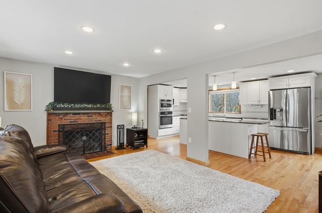 8 Harvard Street Extension, Woburn, MA 01801