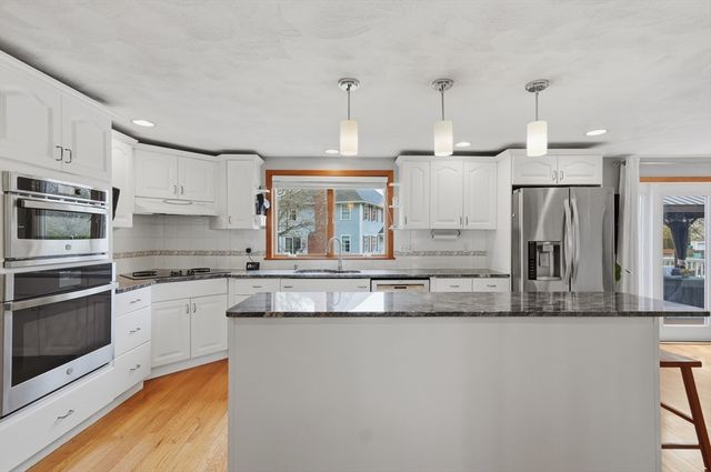 8 Harvard Street Extension, Woburn, MA 01801