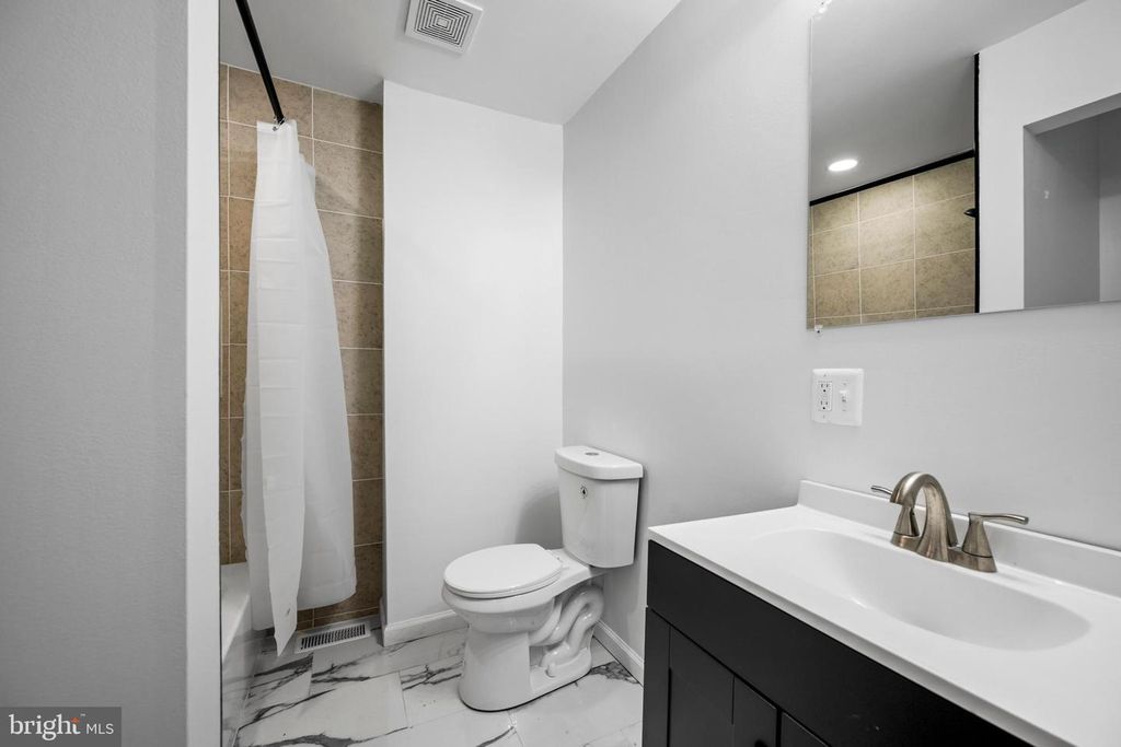 Image 18 of property listing at 2011 N PULASKI ST, Baltimore, MD 21217