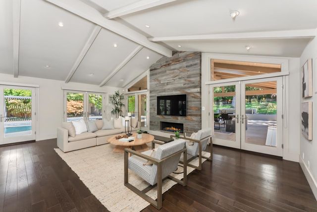 612 Lake Wilhaggin Dr, Sacramento, CA 95864