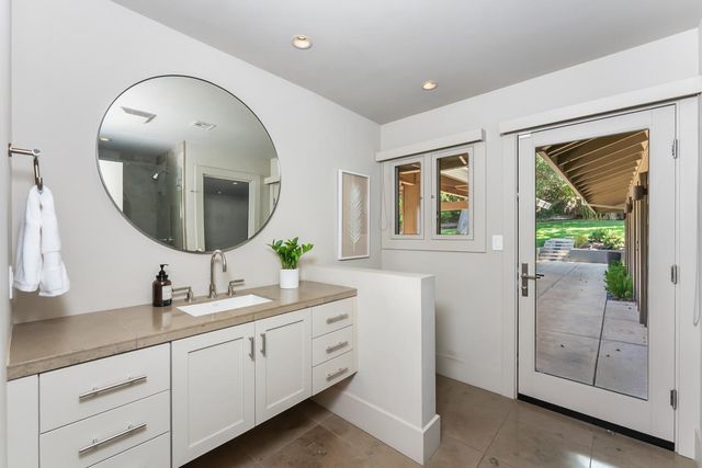 612 Lake Wilhaggin Dr, Sacramento, CA 95864