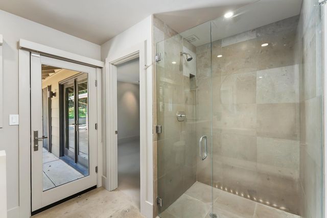 612 Lake Wilhaggin Dr, Sacramento, CA 95864