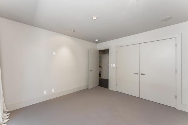 612 Lake Wilhaggin Dr, Sacramento, CA 95864