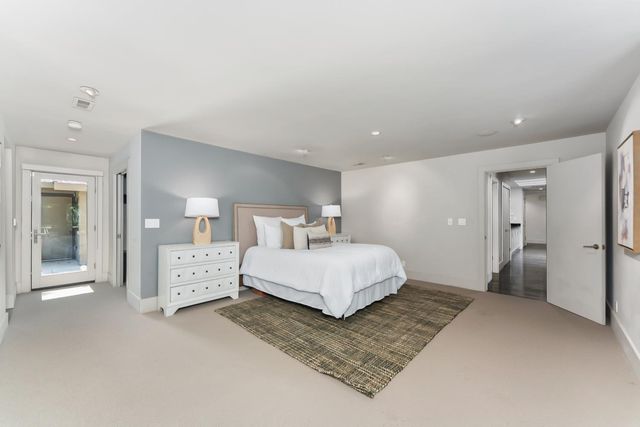 612 Lake Wilhaggin Dr, Sacramento, CA 95864