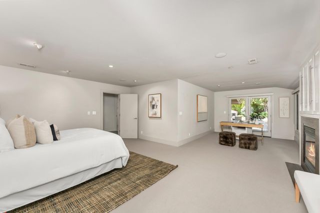 612 Lake Wilhaggin Dr, Sacramento, CA 95864