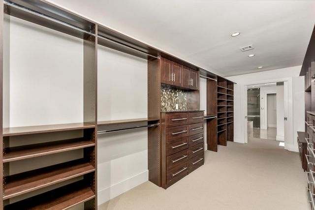 612 Lake Wilhaggin Dr, Sacramento, CA 95864