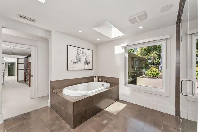 612 Lake Wilhaggin Dr, Sacramento, CA 95864