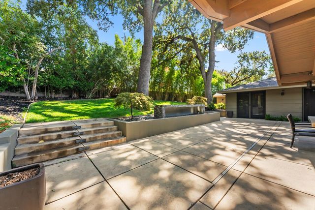 612 Lake Wilhaggin Dr, Sacramento, CA 95864