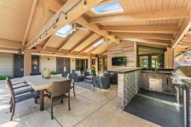 612 Lake Wilhaggin Dr, Sacramento, CA 95864