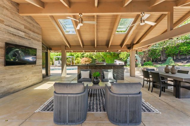 612 Lake Wilhaggin Dr, Sacramento, CA 95864