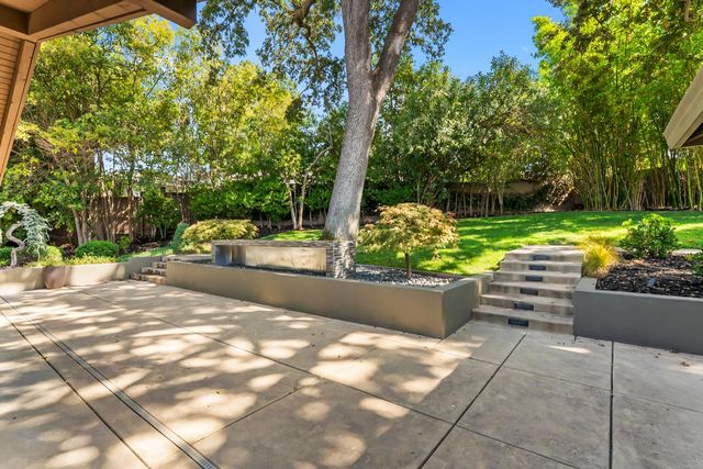 612 Lake Wilhaggin Dr, Sacramento, CA 95864