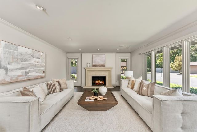 612 Lake Wilhaggin Dr, Sacramento, CA 95864