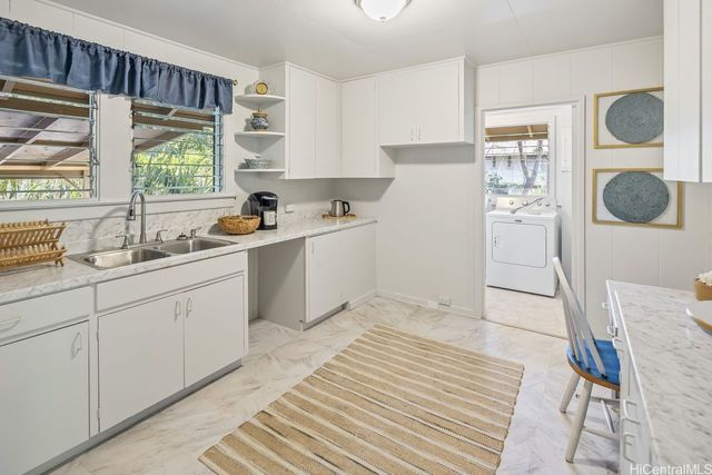 2023 Round Top Drive, Honolulu, HI 96822