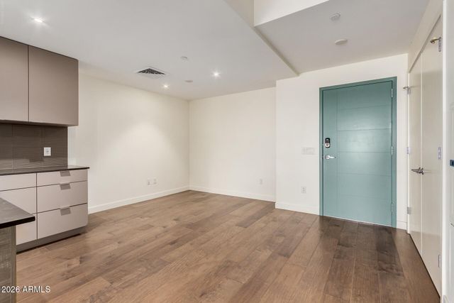 2300 E CAMPBELL Avenue 223, Phoenix, AZ 85016