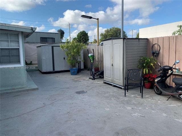 3560 NW 35th St, Miami, FL 33142