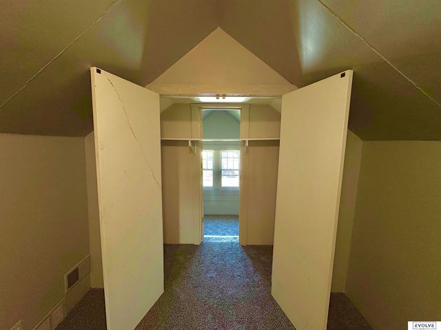 3109 N 45th Street, Omaha, NE 68104