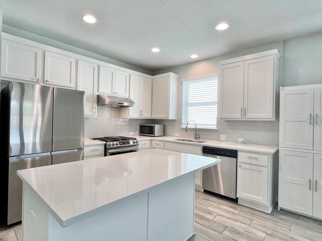 1841 Harvest Knoll LN, Leander, TX 78641