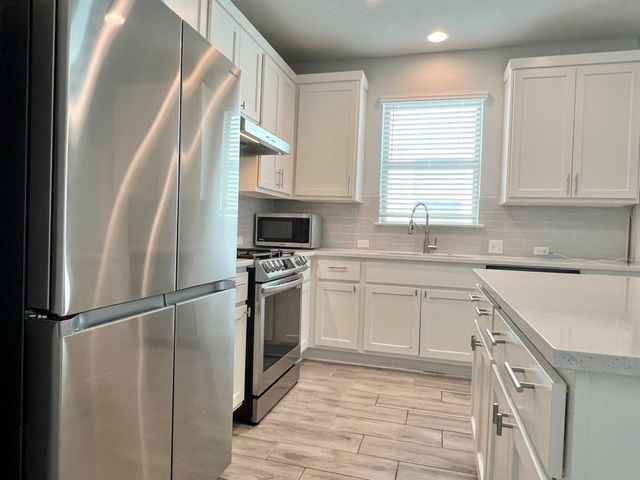 1841 Harvest Knoll LN, Leander, TX 78641