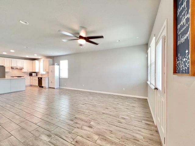 1841 Harvest Knoll LN, Leander, TX 78641