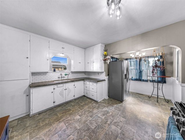513 S Pine Street, Burlington, WA 98233