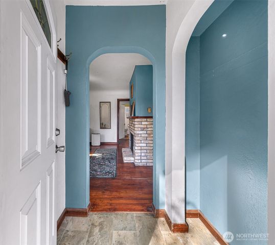513 S Pine Street, Burlington, WA 98233