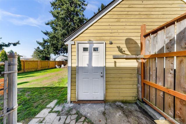 513 S Pine Street, Burlington, WA 98233