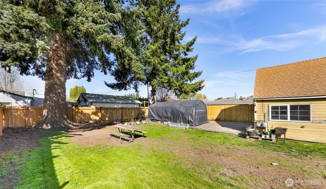 513 S Pine Street, Burlington, WA 98233