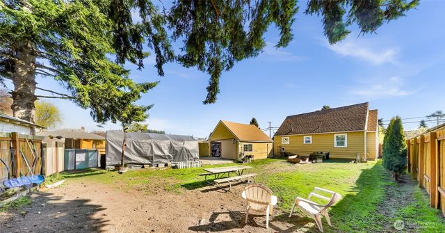 513 S Pine Street, Burlington, WA 98233