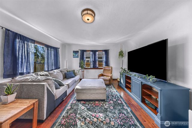 513 S Pine Street, Burlington, WA 98233
